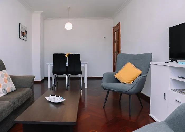 Apartmán Luminoso Y Comodo Con Parking By *