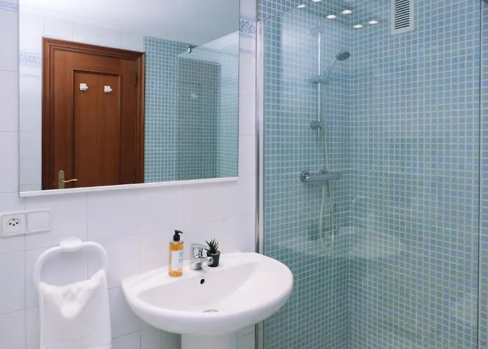 Luminoso Y Comodo Con Parking By *